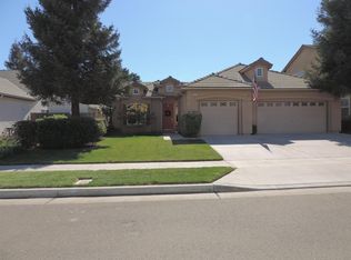 6317 W Robinwood Ln, Fresno, CA