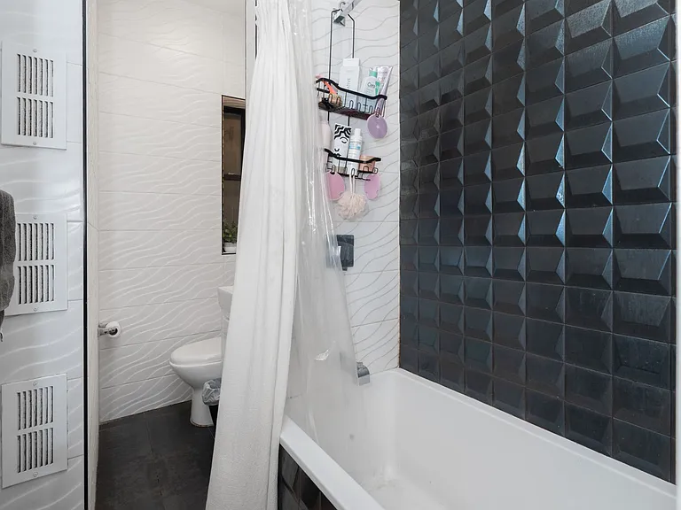 364 W 53rd St #2R — Photo 7