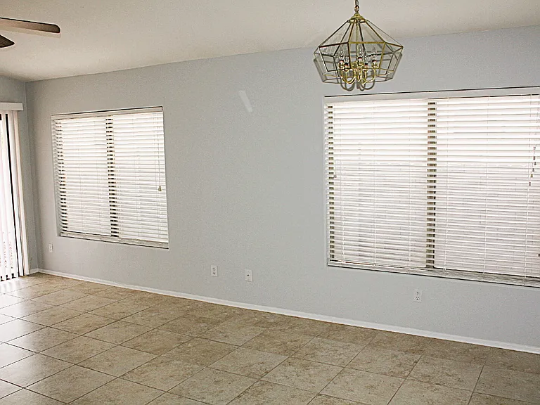 13232 W Desert Ln — Photo 3