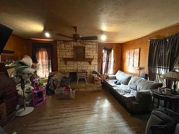 5th image of 414 Town North Dr