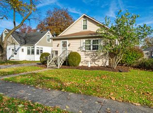 115 N Michigan Ave, Villa Park, IL 60181