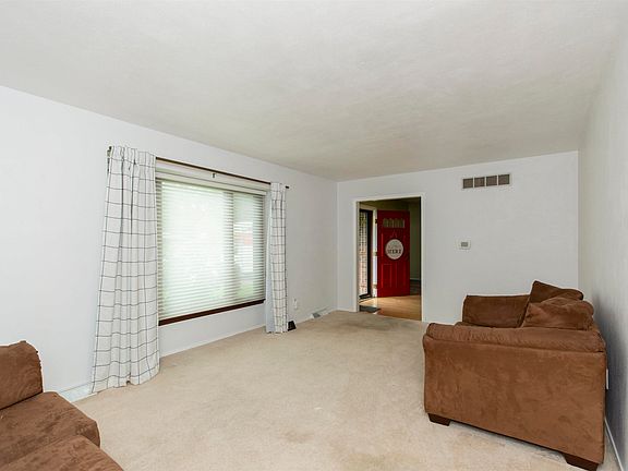 3rd image of 21870 Shady Hollow Ln