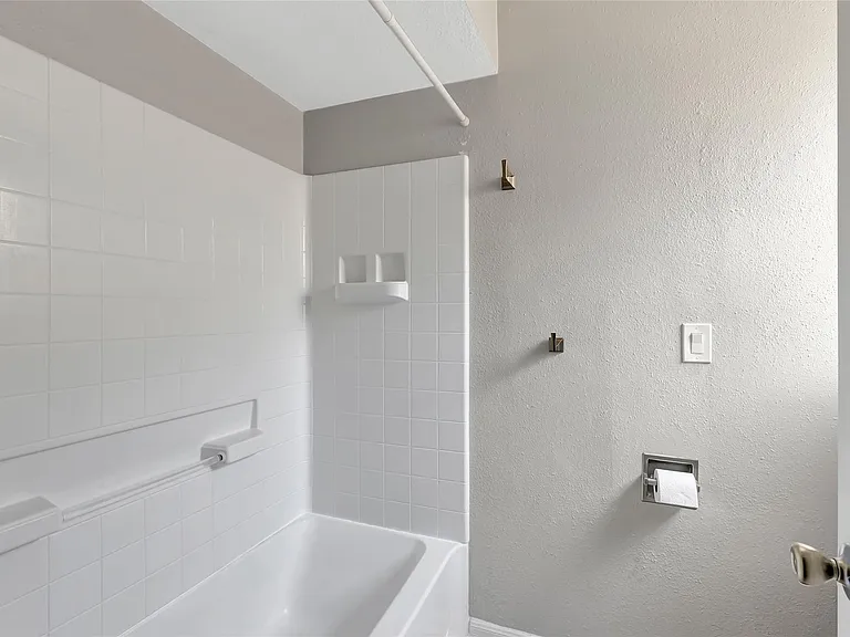 2414 Chanay Ln — Photo 16