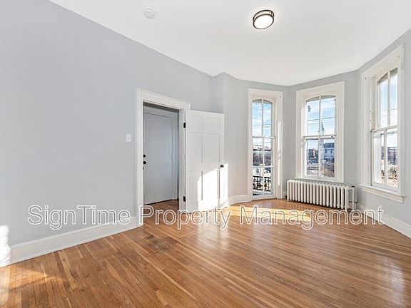 2nd image of 133 Summit Ave APT 1