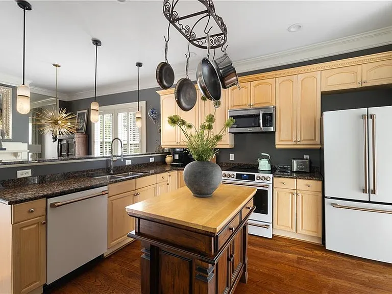 28 Clay St SE — Photo 10
