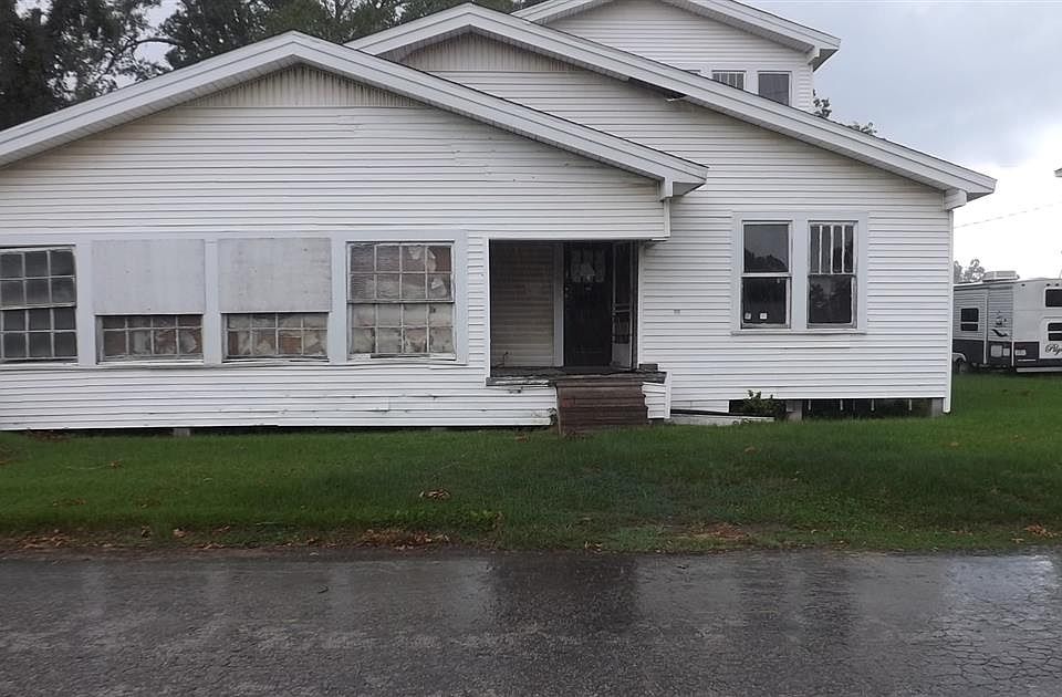1st image of 160 W Avenue H