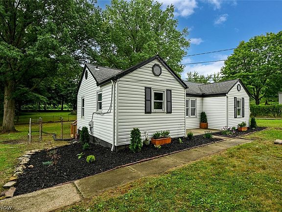 2nd image of 2933 S Hametown Rd