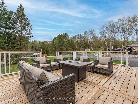 4th image of 54 Chadbourne Dr