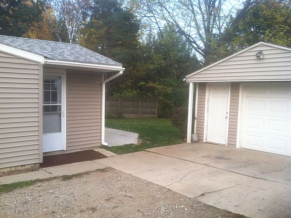 4th image of 808 Oak Park Dr