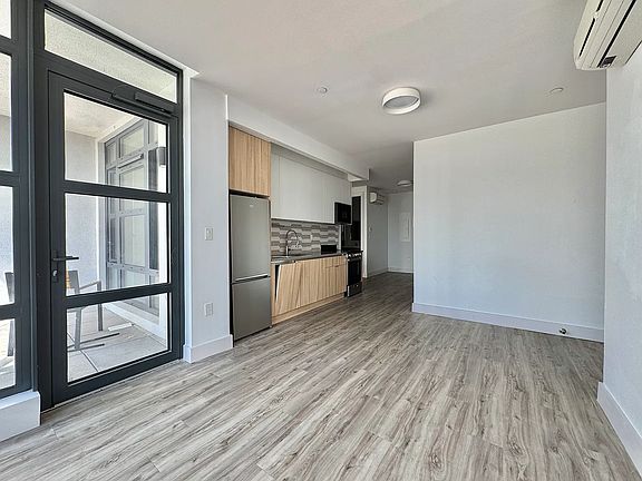 3rd image of 584 4th Ave APT 902