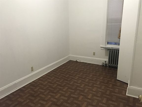 5th image of 2728 Kennedy Blvd #2