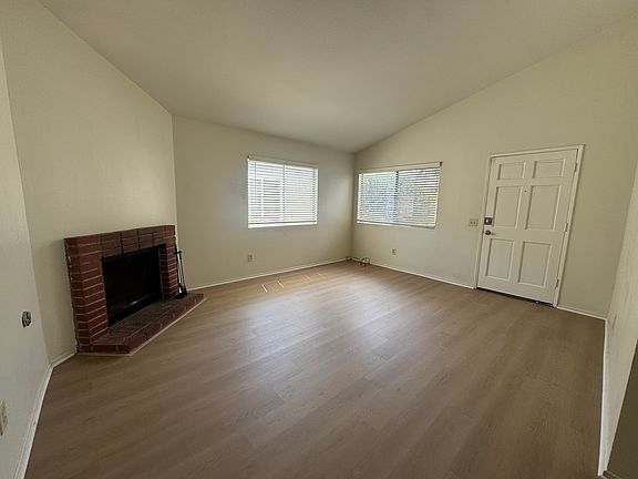 2nd image of 15211 Mariposa Ave