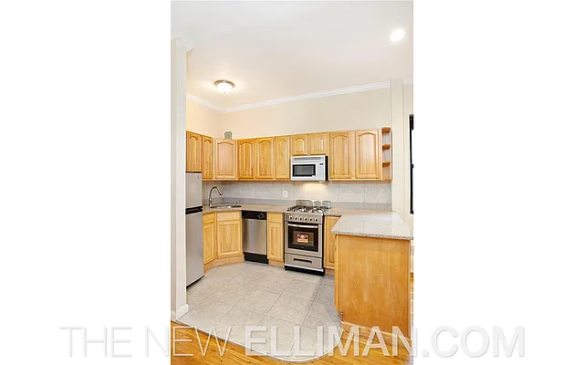 Rented by Douglas Elliman | media 17