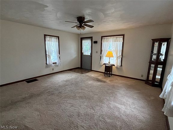 3rd image of 282 W Main St
