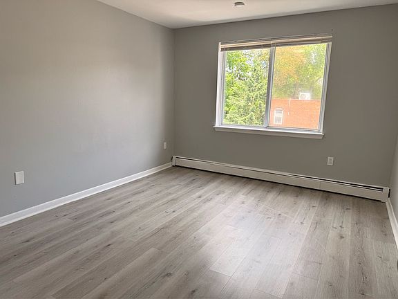 4th image of 145 Sisson Ave #C8