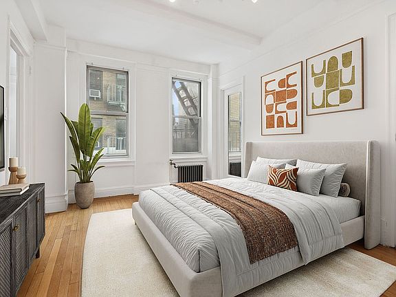 2nd image of 325 W 45th St APT 820