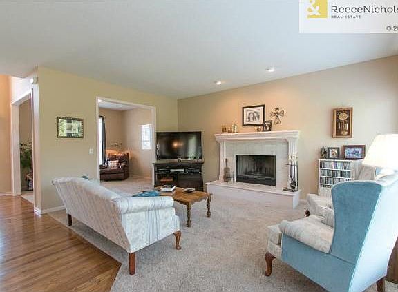 Spacious family room with fireplace