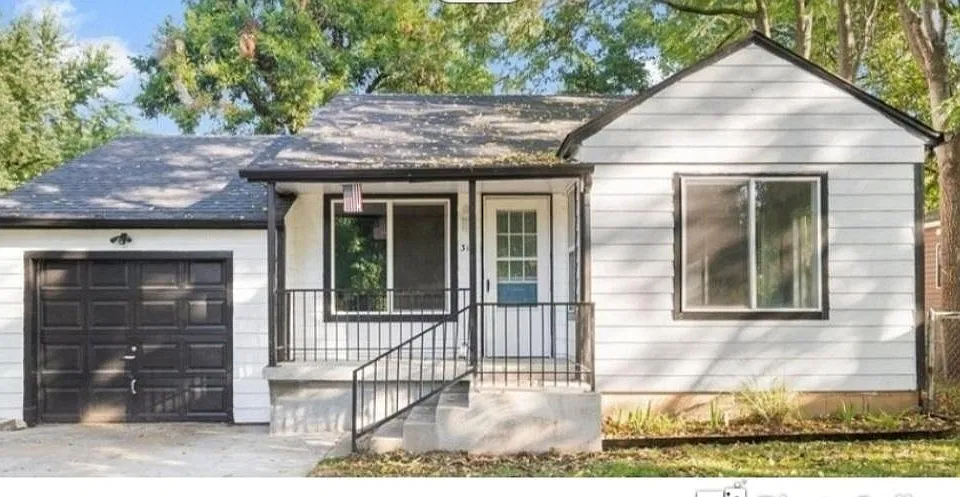 317 E Pecan St