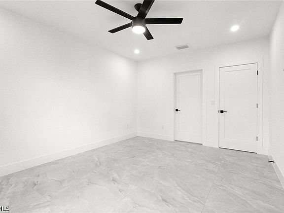 5th image of 1137 Essex St E