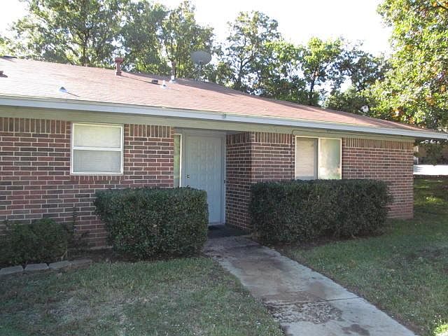 1st image of 2207 Canterbury Ct