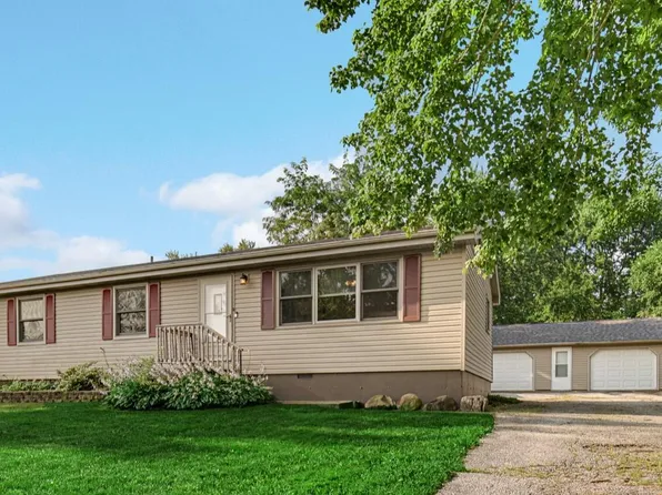 352 Marian Dr, Valparaiso, IN 46385