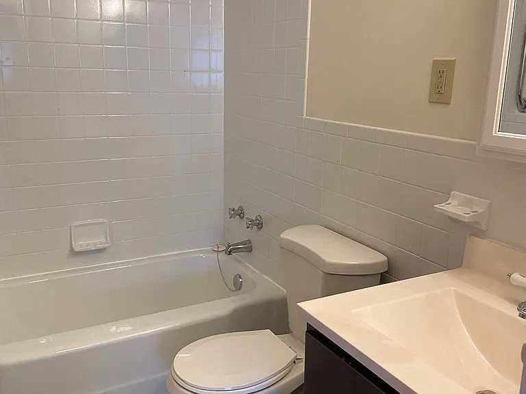 Residences at Riverside — Photo 6