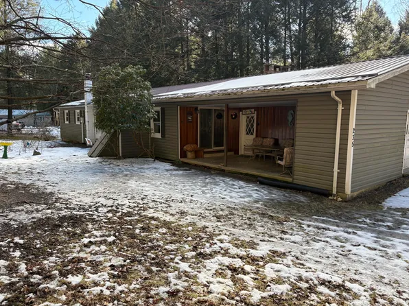235 Art Ln, Mahaffey, PA 15757