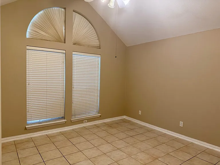2151 Arbor Creek Dr — Photo 12