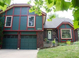 1204 S Lennox Dr, Olathe, KS 66062