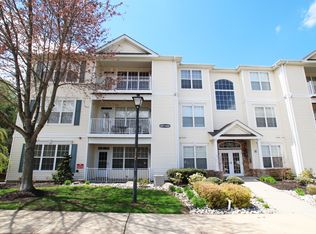 665 Saint Andrews Pl, Englishtown, NJ 07726