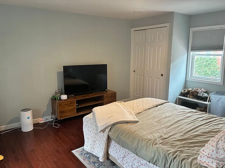 4416 Plummer St — Photo 11