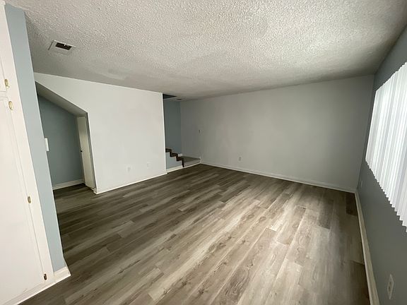 3rd image of 253 17th St