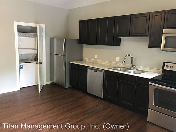 3rd image of 623 New York St