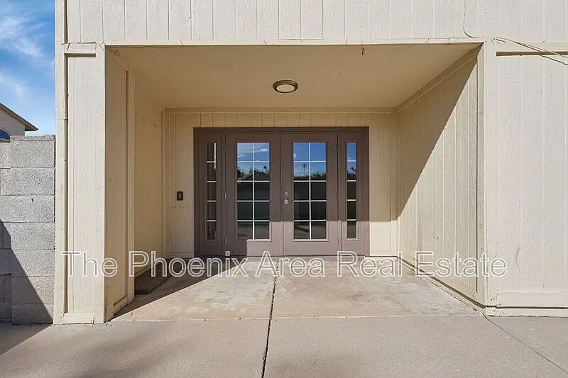 3 bed, 2.5 bath, 1625 sqft, $2,400 — Photo 4