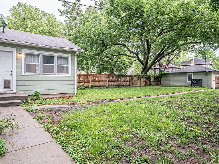 731 Osage St — Photo 35
