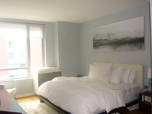 Sold by R New York | media 35