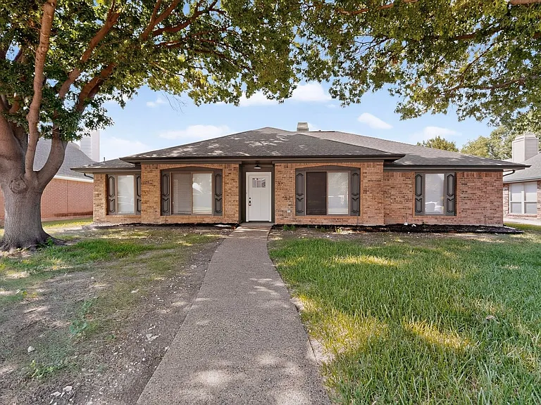 817 Sycamore Creek Rd — Photo 46