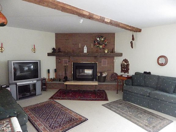 5th image of 1325 Hillside Dr