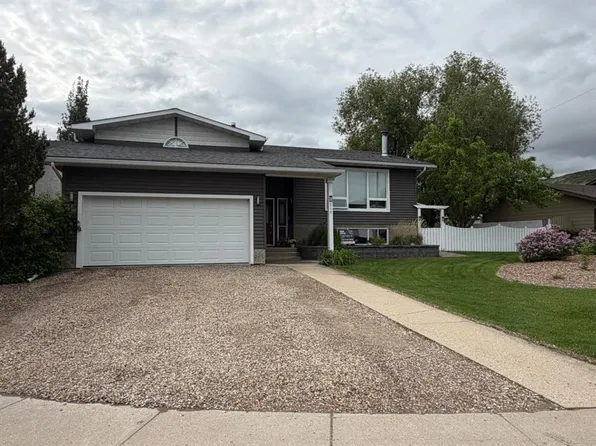 248 5th St W, Drumheller, AB T0J 0Y3