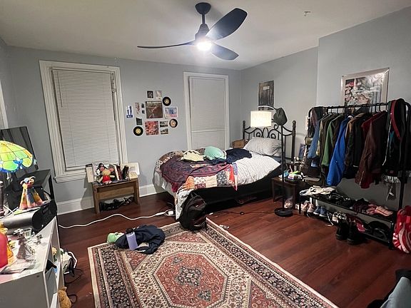 2nd image of 3211 Baring St