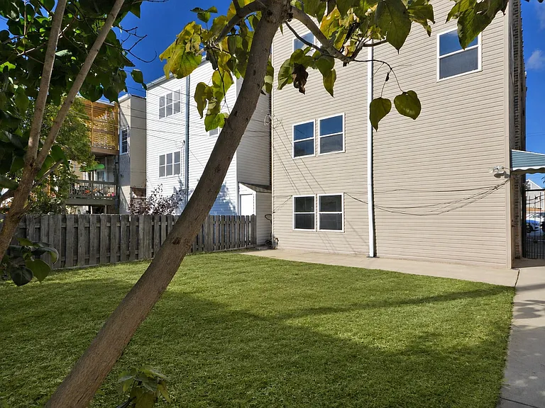 2719 W Belmont Ave #1 — Photo 10