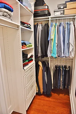 Sold by Holly's Staten Island Buzz | media 14