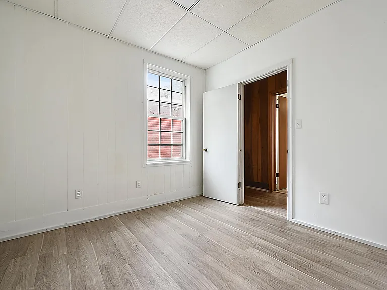 1 Bedroom - no closet