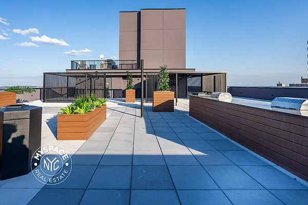 Rented by Carroll Development Leasing LLC | media 22