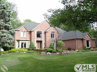 5148 Ridge Trl S, Clarkston, MI 48348