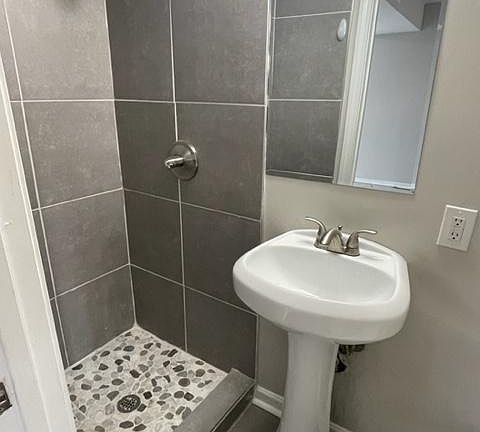 5th image of 1896 Poplar Woods Cir E APT 1