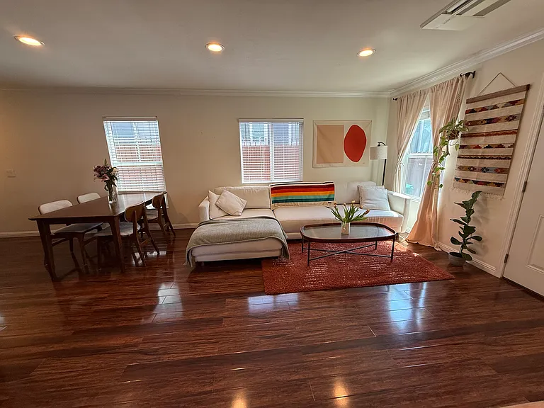1608 Cedar Ave — Photo 3
