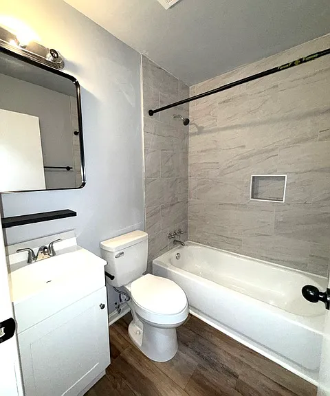 2082 Mutual Ave #A & B — Photo 11