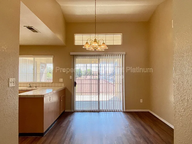 8153 N Cedar Ave #212 — Photo 13