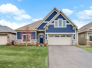 987 Irving Ct N, Lake Elmo, MN 55042
